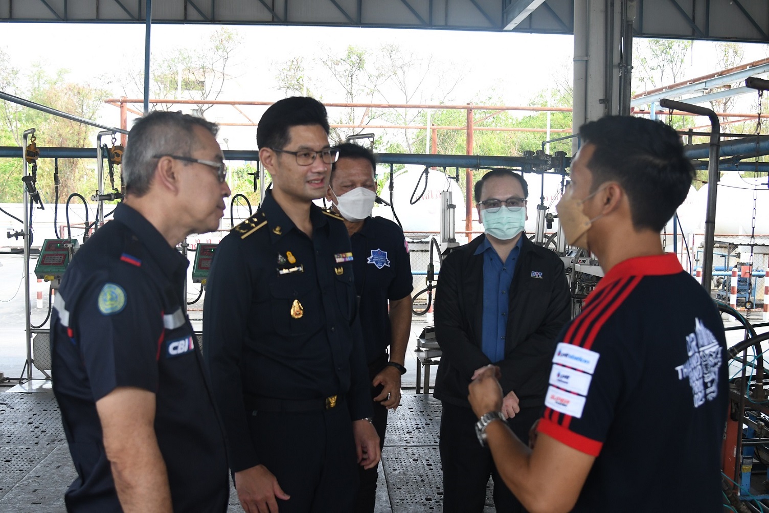 "พาณิชย์" ตรวจสอบการบรรจุก๊าซหุงต้ม และตรวจสอบเครื่องชั่งน้ำหนักกระเป๋าสัมภาระ