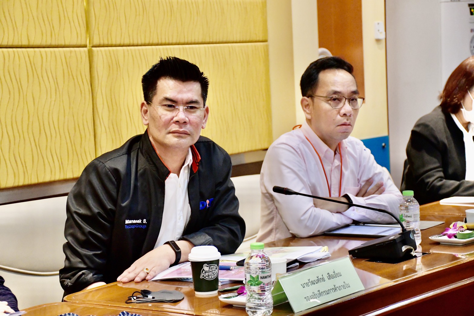  อธิบดีกรมการค้าภายใน ลงพื้นที่สมุยร่วมประชุมติดตามการปฏิบัติราชการ  และพบปะเกษตรกรชาวสวนมะพร้าว