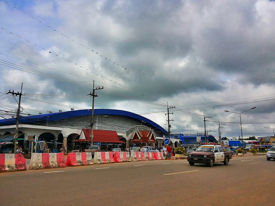 23437_ด้านหน้าตลาด.jpg