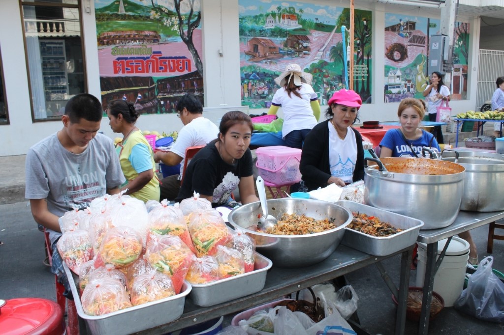 11164_สินค้าในตลาด 1.jpg