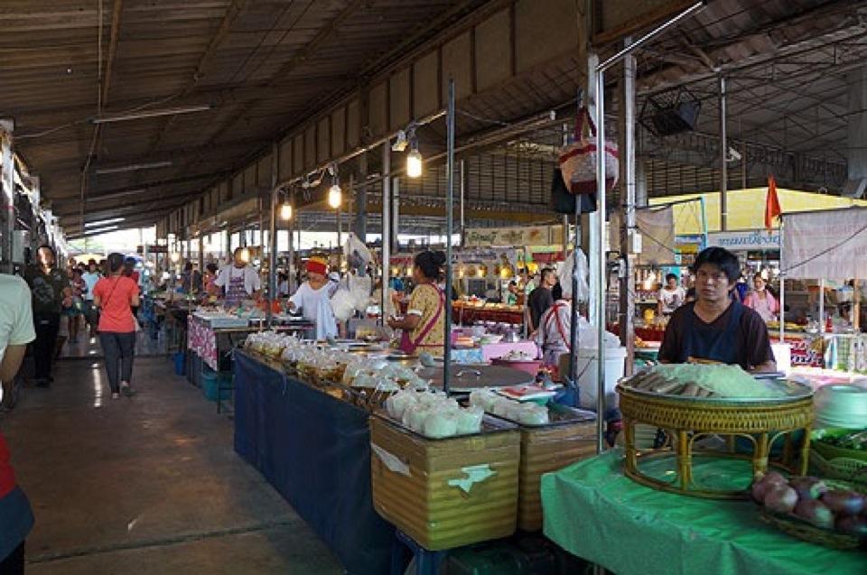 22519_แผงค้าภายในตลาด.jpg