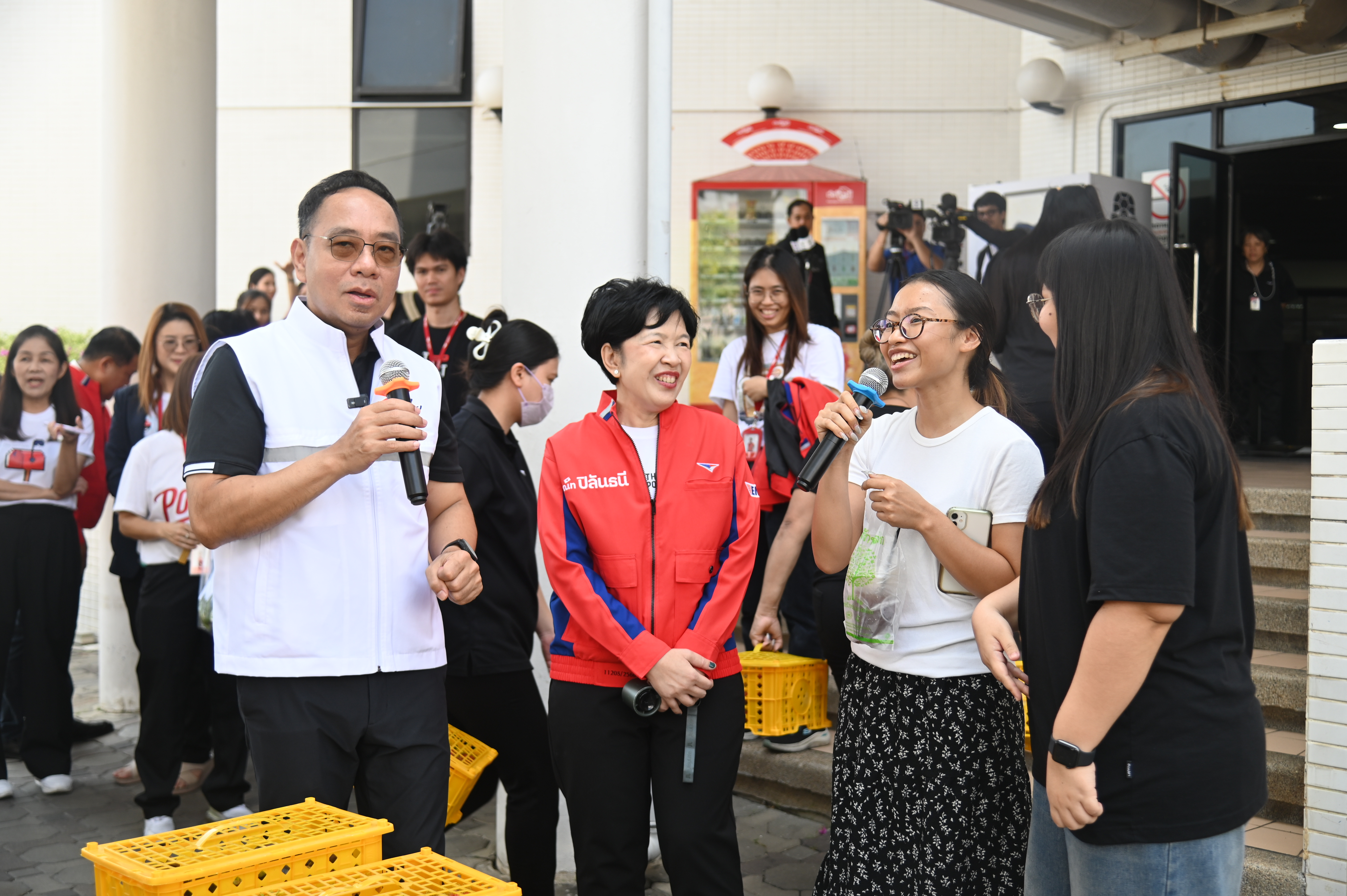 "พาณิชย์" ผนึกไปรษณีย์ไทย แจกกล่องผลไม้ DIT ส่งฟรีทั่วประเทศ ฟรี 500,000 กล่อง เร่งกระจายผลไม้ไทยกว่า 5,000 ต้น สู่ผู้บริโภค