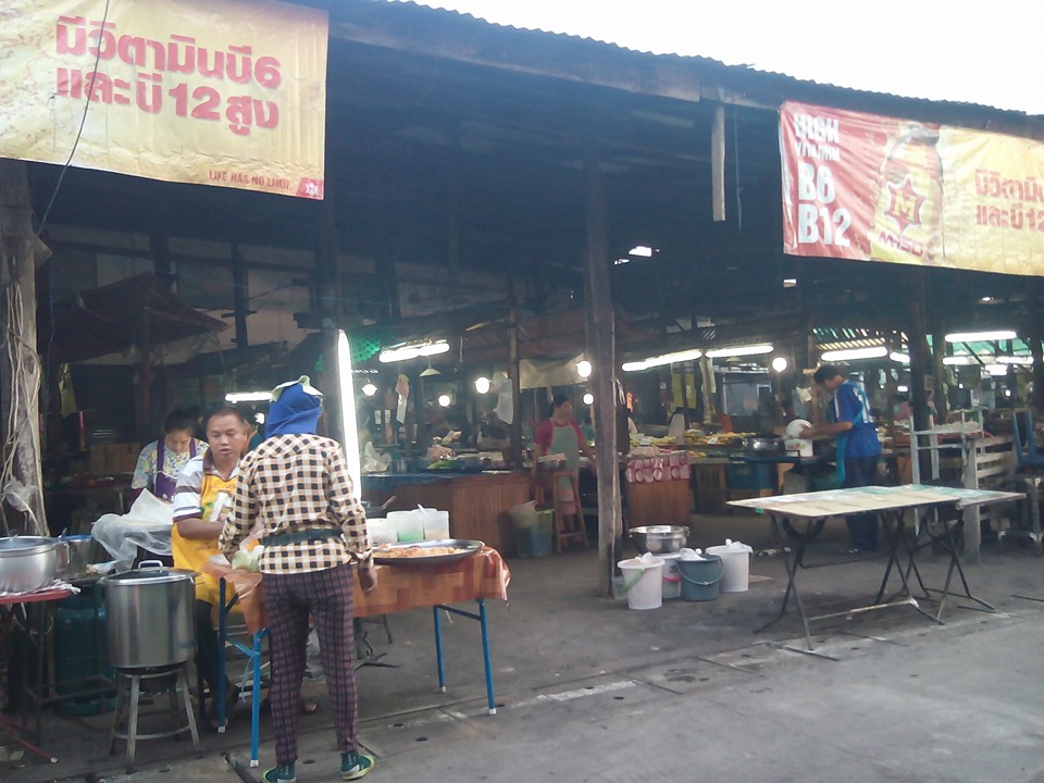 23458_ด้านหน้าตลาด.jpg