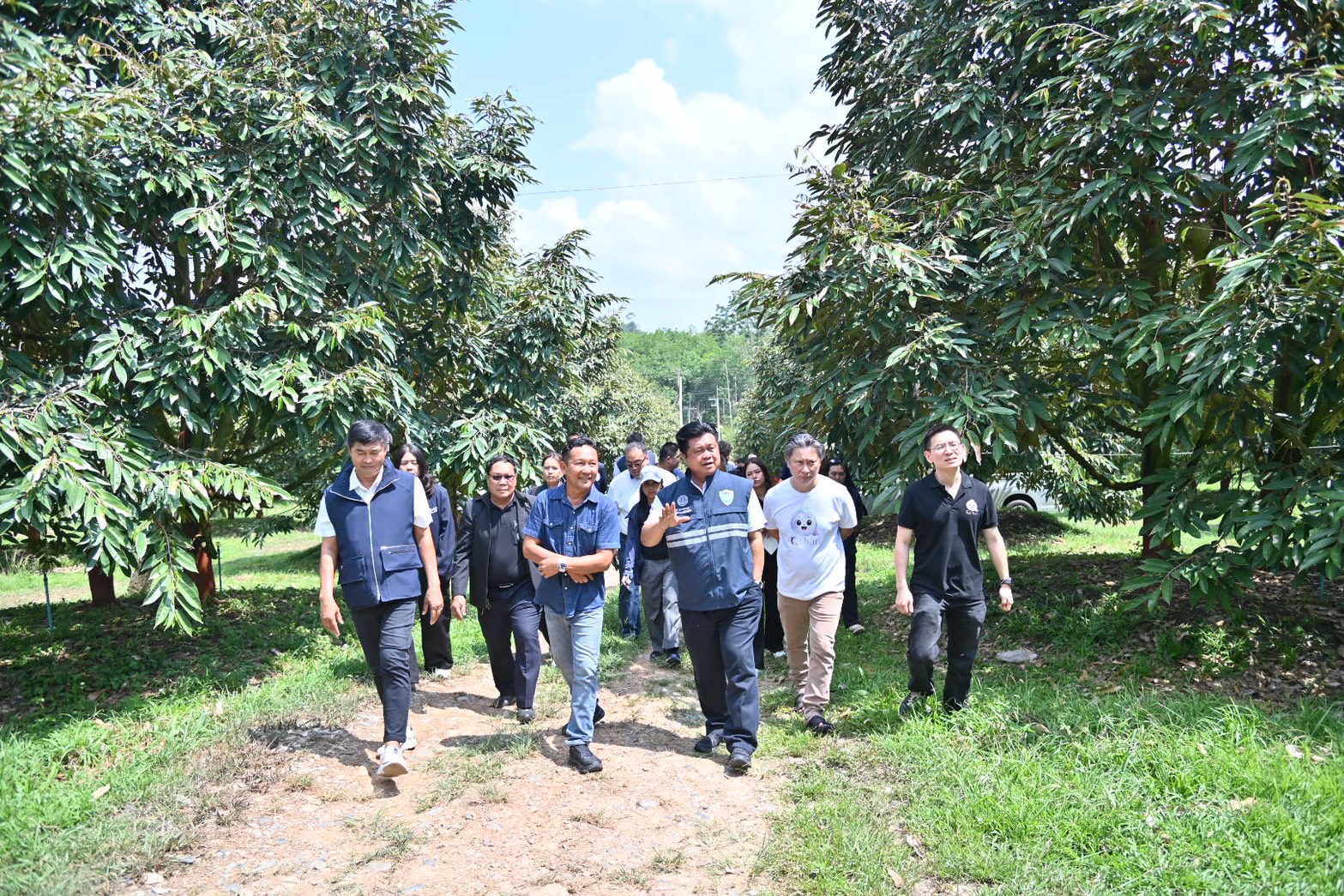 DIT ลงพื้นที่ตรวจสอบสถานการณ์ สินค้าทุเรียนในแหล่งผลิตสำคัญของประเทศ และตรวจสอบสถานีบริการน้ำมัน