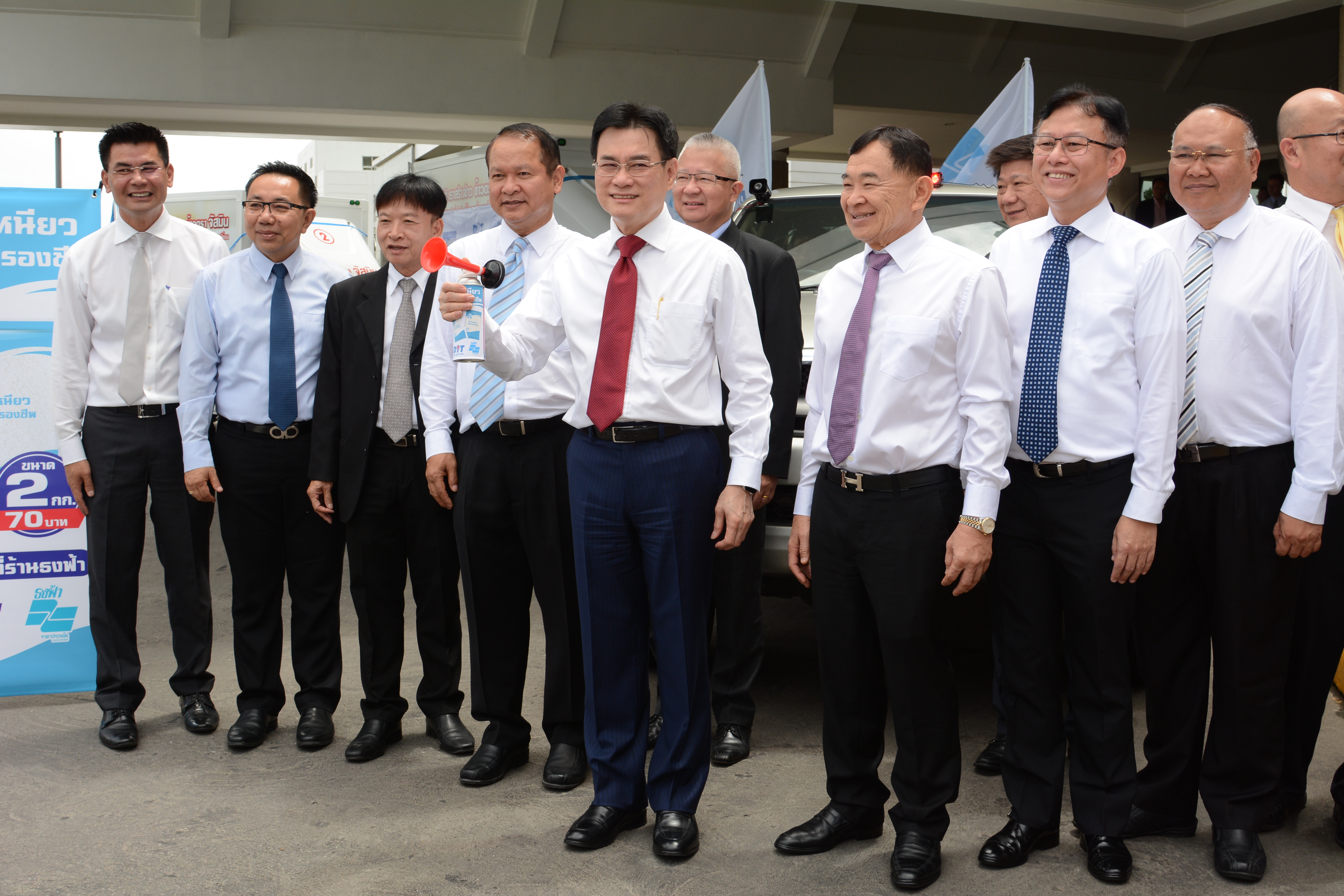 งานแถลงข่าวและปล่อยคาราวานข้าวเหนียวบรรจุถุง โครงการลดภาระค่าครองชีพผู้บริโภคข้าวเหนียว