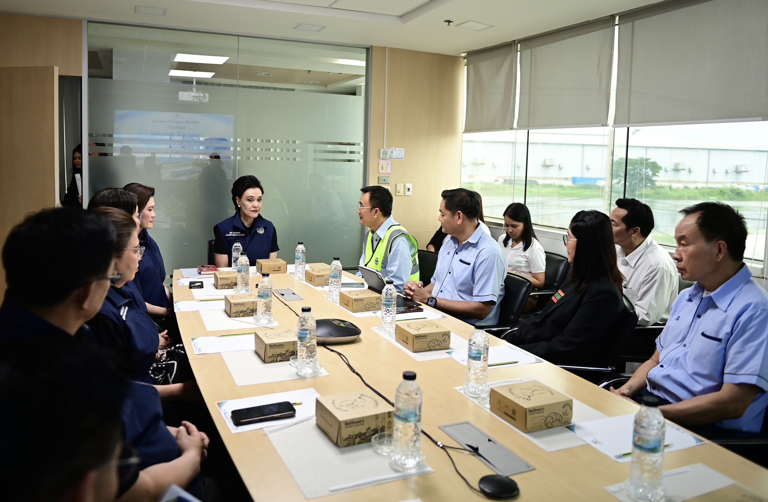 ข่าวเลขที่ 2/2570 “ศุภจี” ลงพื้นที่ศูนย์กระจายสินค้า CP All ย้ำสต๊อกสินค้าเพียงพอ สั่งกรมการค้าภายในตั้ง War Room เร่งกระจายสินค้าถึงประชาชน พร้อมจับตาสินค้าจำเป็น–ป้องกันฉวยโอกาสขึ้นราคา (2 ตุลาคม 2569)