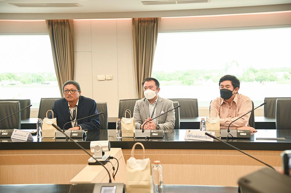 พาณิชย์ รับมอบยื่นหนังสือขอปรับขึ้นราคา จากตัวเเทนผู้ผลิตบะหมี่กึ่งสำเร็จรูป