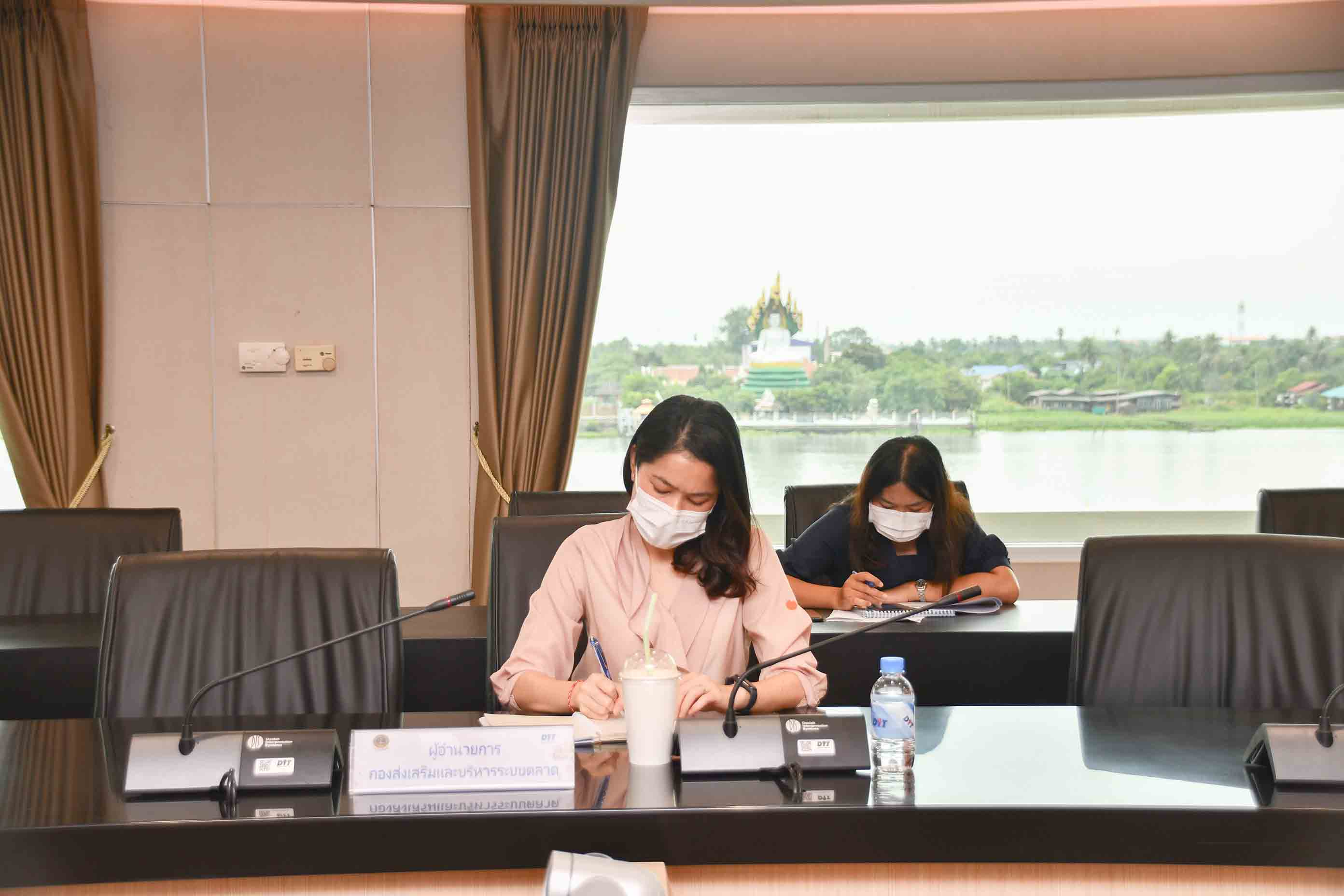 การประชุมหารือผู้ผลิตสินค้าอุปโภคบริโภค แนวทางการดำเนินโครงการพาณิชย์ลดราคา! ช่วยประชาชน