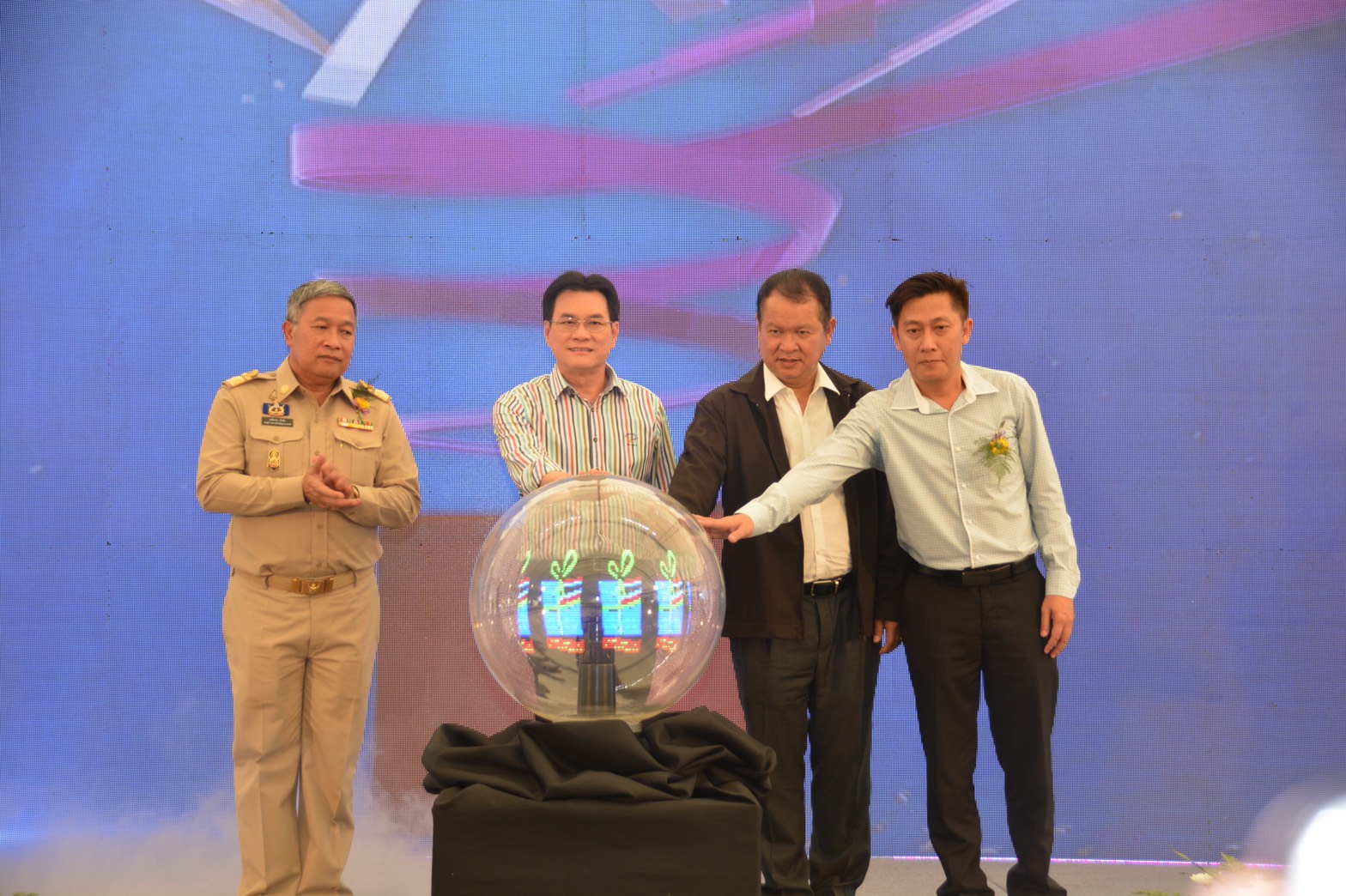 Kick Off การลดราคาสินค้า “พาณิชย์ ลดปัง ข้ามปี  ทั่วอีสาน New Year Grand Sale 2020” และ “มหกรรมธงฟ้าลดค่าครองชีพ”