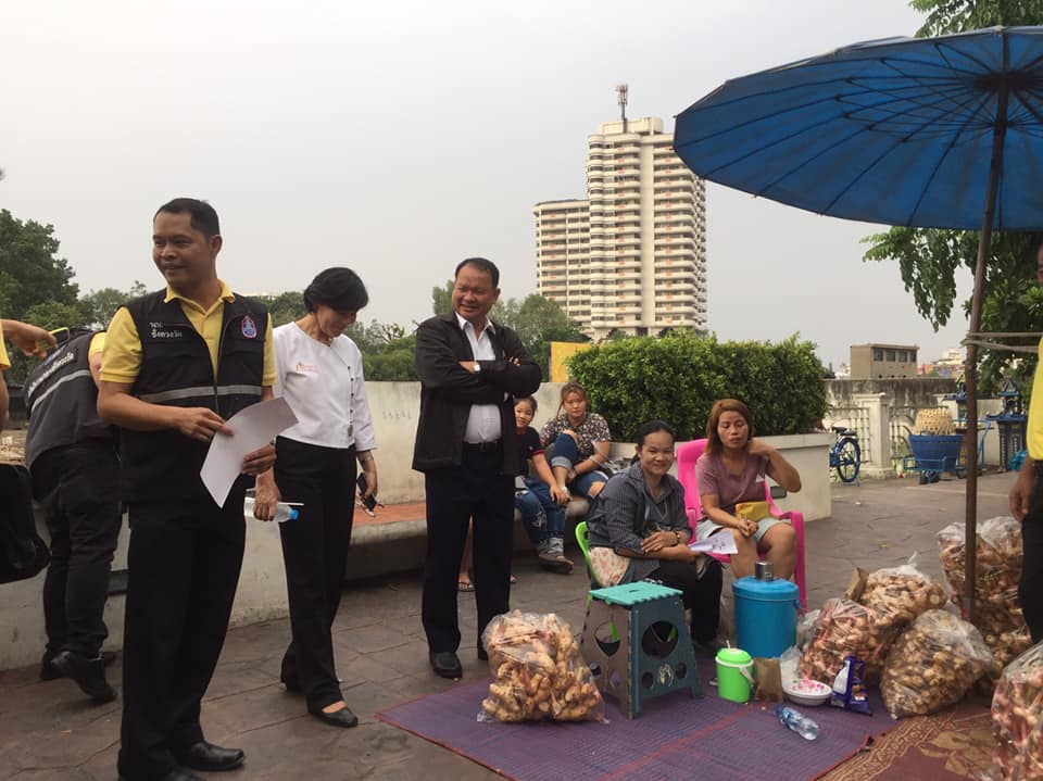 อธิบดีกรมการค้าภายในลงพื้นที่ติดตามสถานการณ์การจำหน่ายผักผลไม้ ณ ตลาดเมืองใหม่ จ. เชียงใหม่