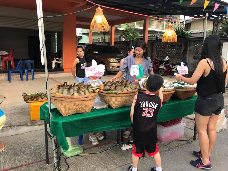 67458_แผงค้าขนมหวาน.jpg