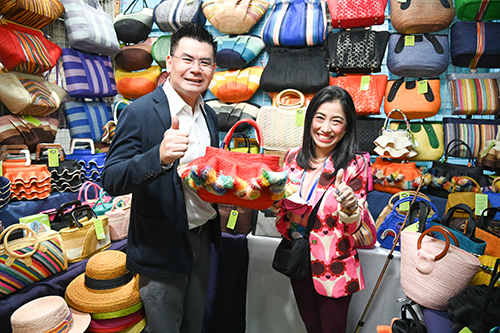 กรมการค้าภายในร่วมงาน Thailand Local BCG Plus Expo 2013